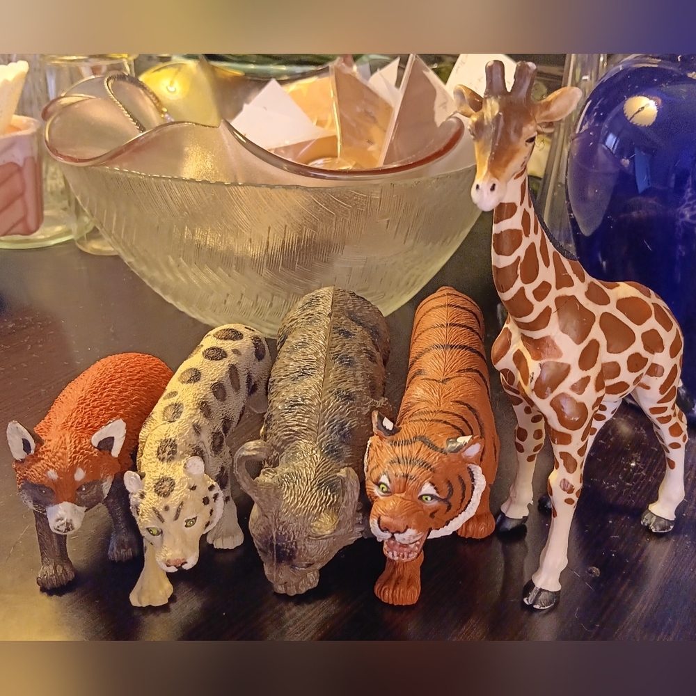 SAFARI ANIMAL TOYS